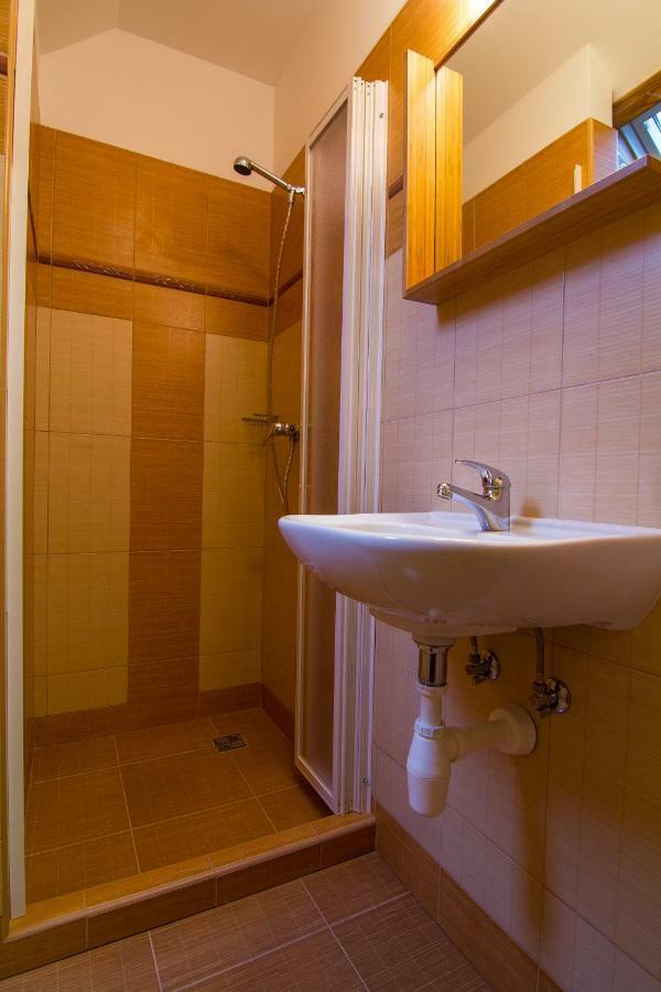 Apartment Rokys Рокитнице над Ийзероу Екстериор снимка